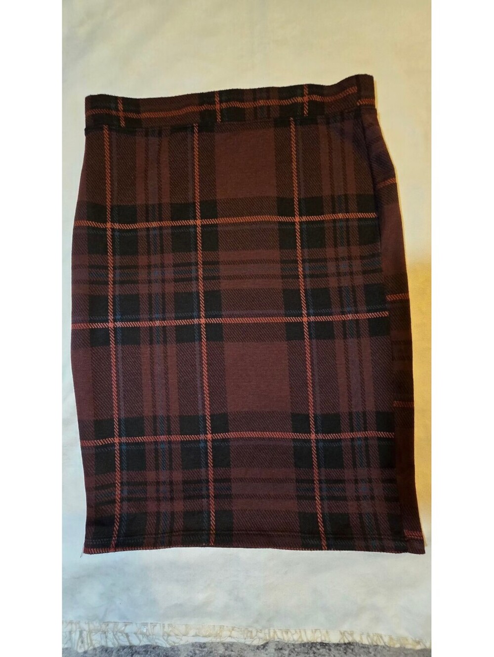 Iris Large Plaid Pencil Skirt in Burgundy and Black
